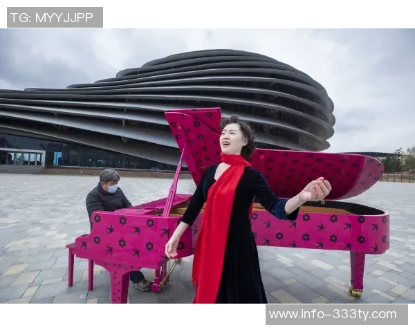 国安球迷齐聚苏州火车站歌声响彻助威气氛热烈