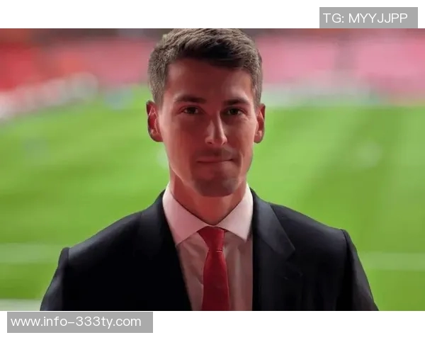 曼晚报道罗德里有望复出对阵利物浦科瓦契奇脚踝伤势仍未痊愈